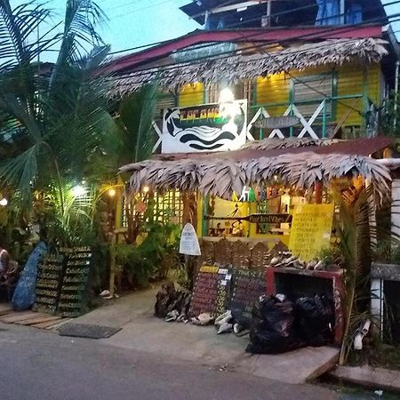 Coconut Hostel Bocas Town Exterior foto