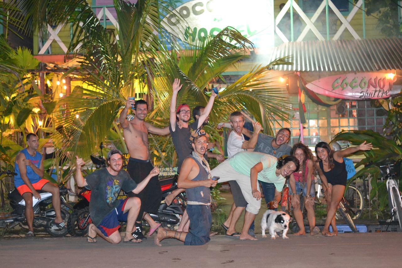 Coconut Hostel Bocas Town Exterior foto