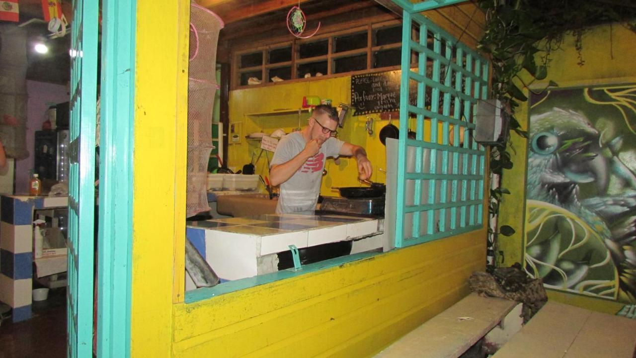 Coconut Hostel Bocas Town Exterior foto