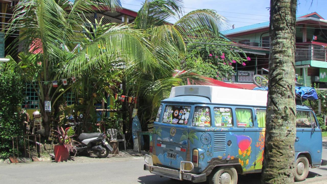 Coconut Hostel Bocas Town Exterior foto